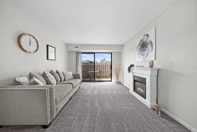 Three Oaks Apartments